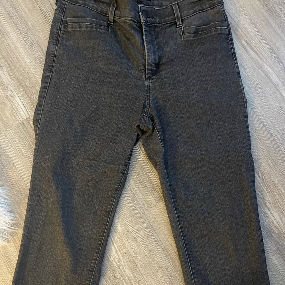 NYDJ capris size 10 distressed black